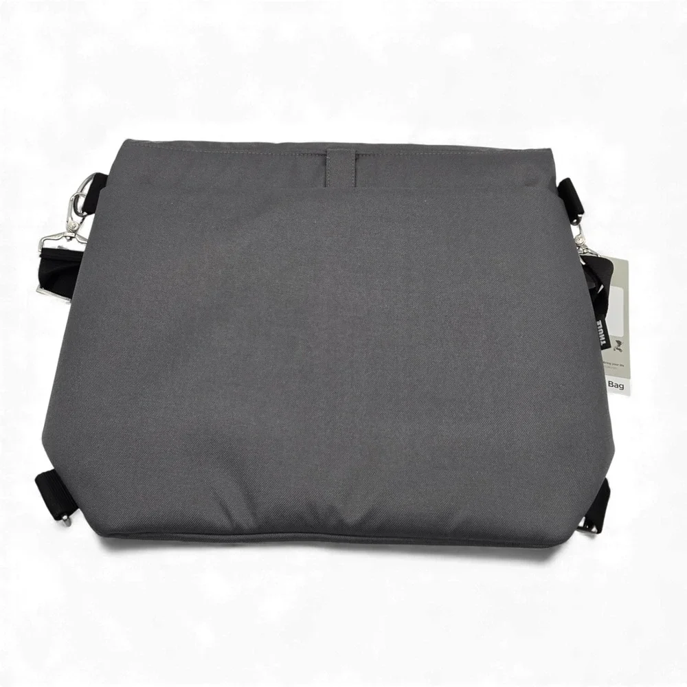 Thule Sleek Baby Changing Bag 17